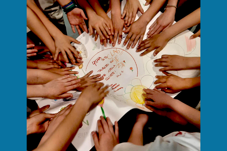 Lo yoga entra nella valutazione degli studenti a scuola